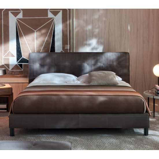 MOLTENI & C. ANTON LIT EN CUIR
