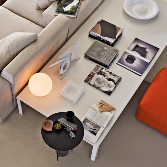 MOLTENI & C. LESSLESS TABLE BASSE