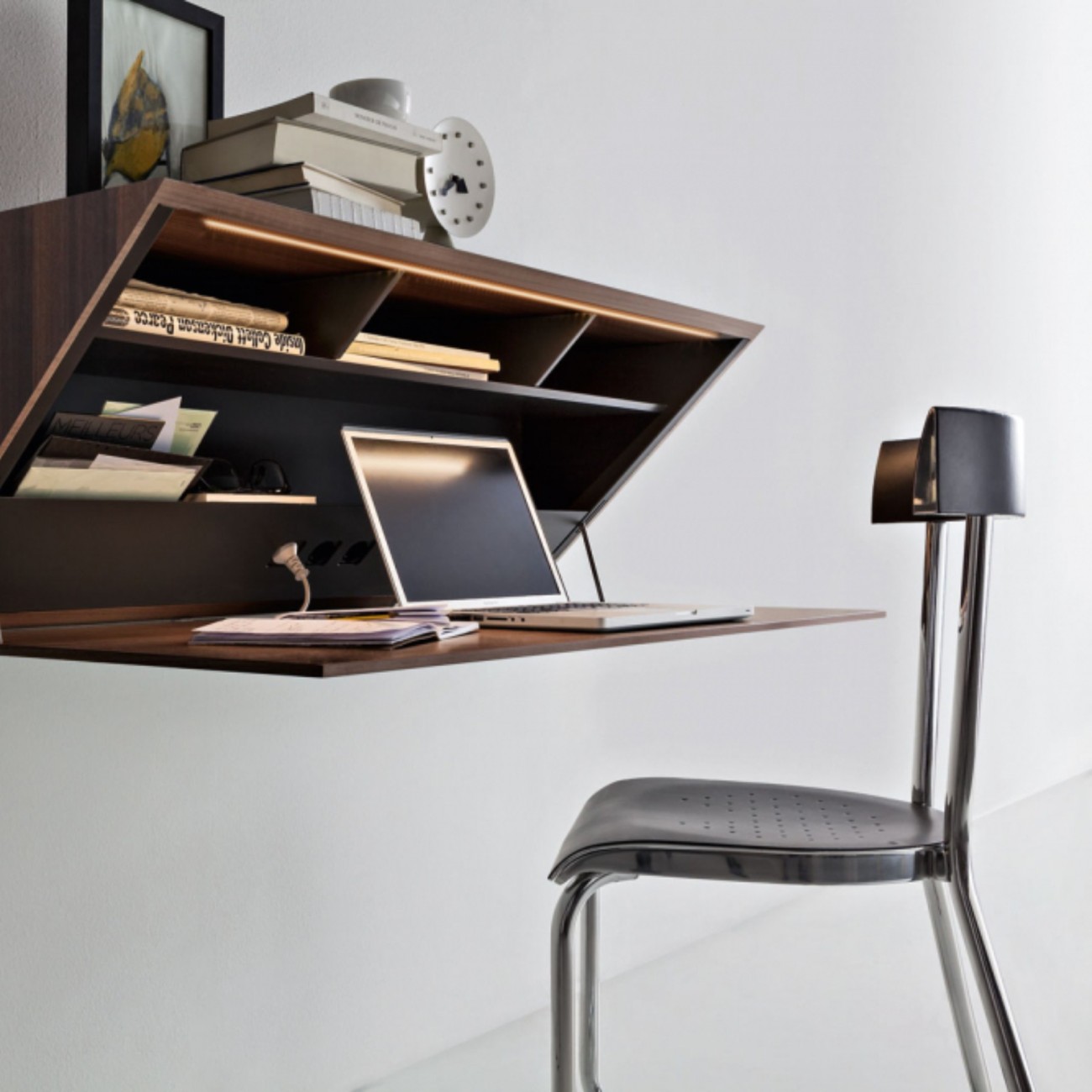 MOLTENI & C. D.235.1 CHAIR