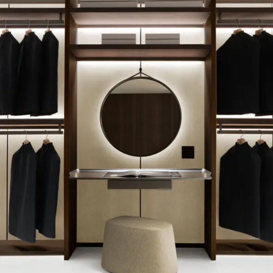 B&B WARDROBE BACKSTAGE