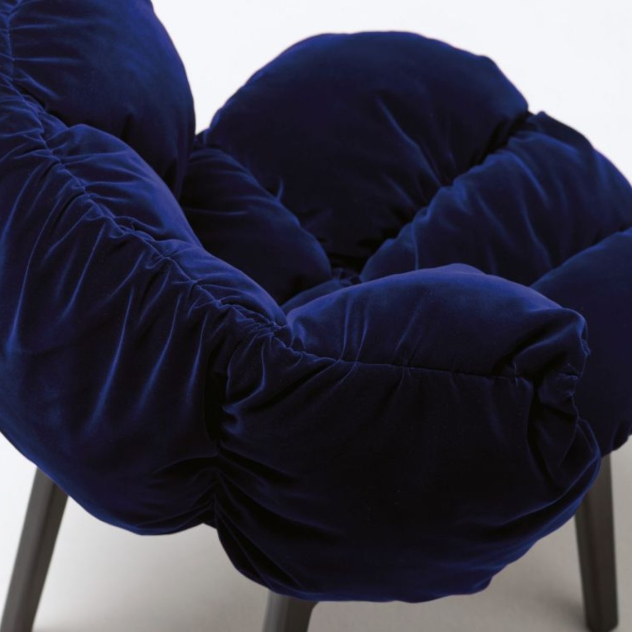 EDRA FAUTEUIL BLEU VELOURS