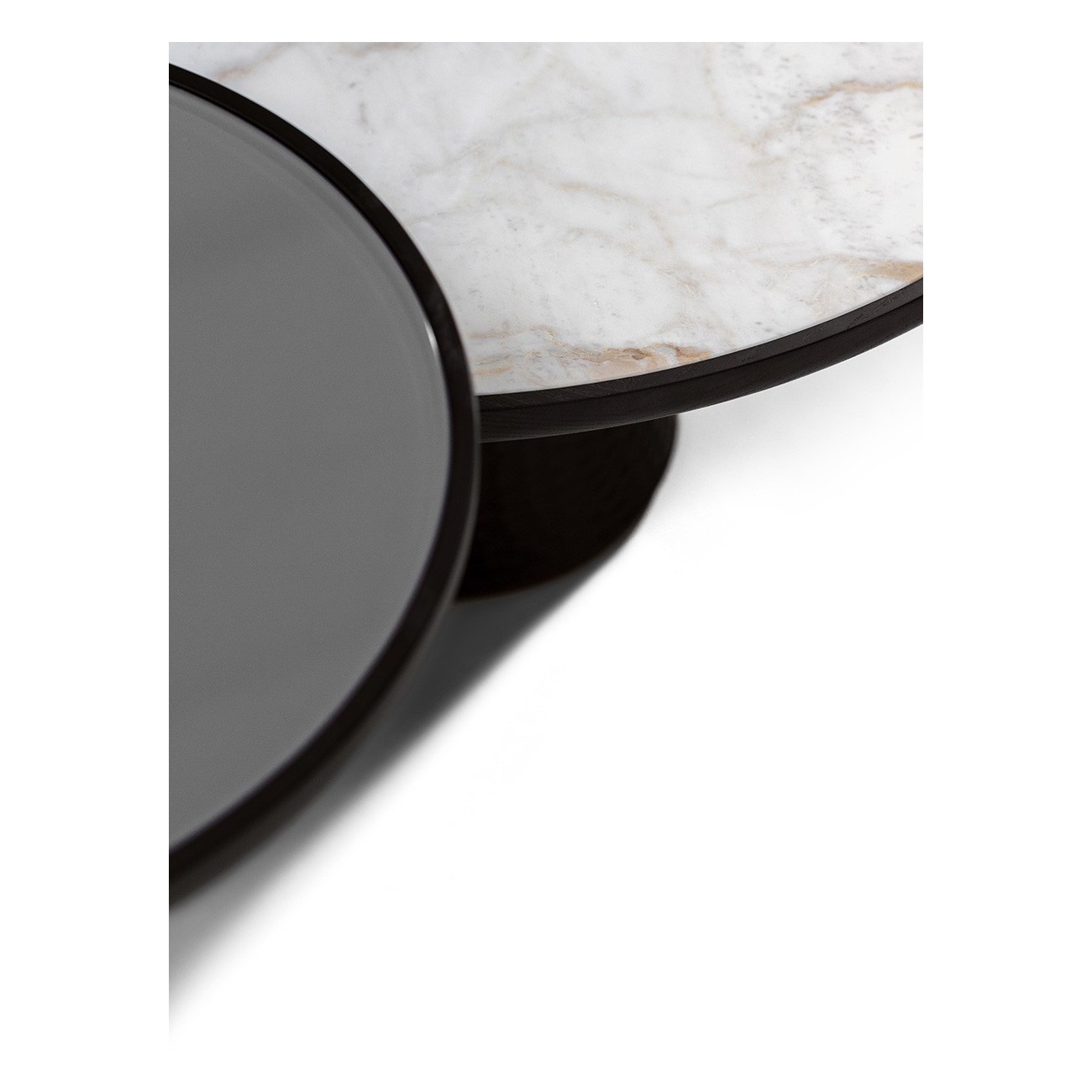 POLTRONA FRAU – DUO TABLE BASSE BASE À PIÉDESTAL