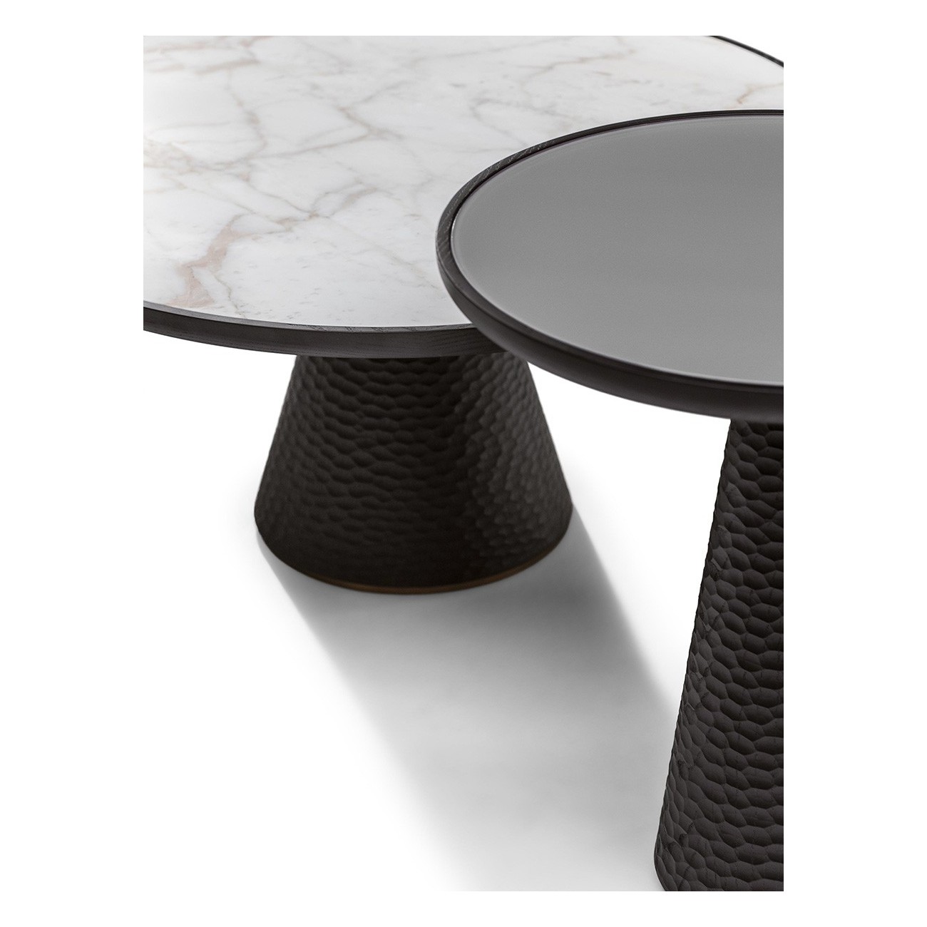 POLTRONA FRAU – DUO TABLE BASSE BASE À PIÉDESTAL