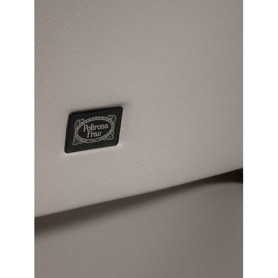 POLTRONA FRAU - NICE FAUTEUILS