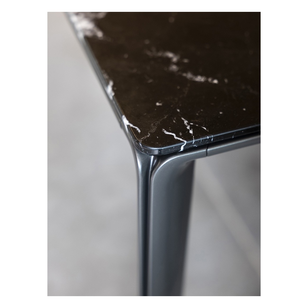 POLTRONA FRAU - HOMEY TABLE