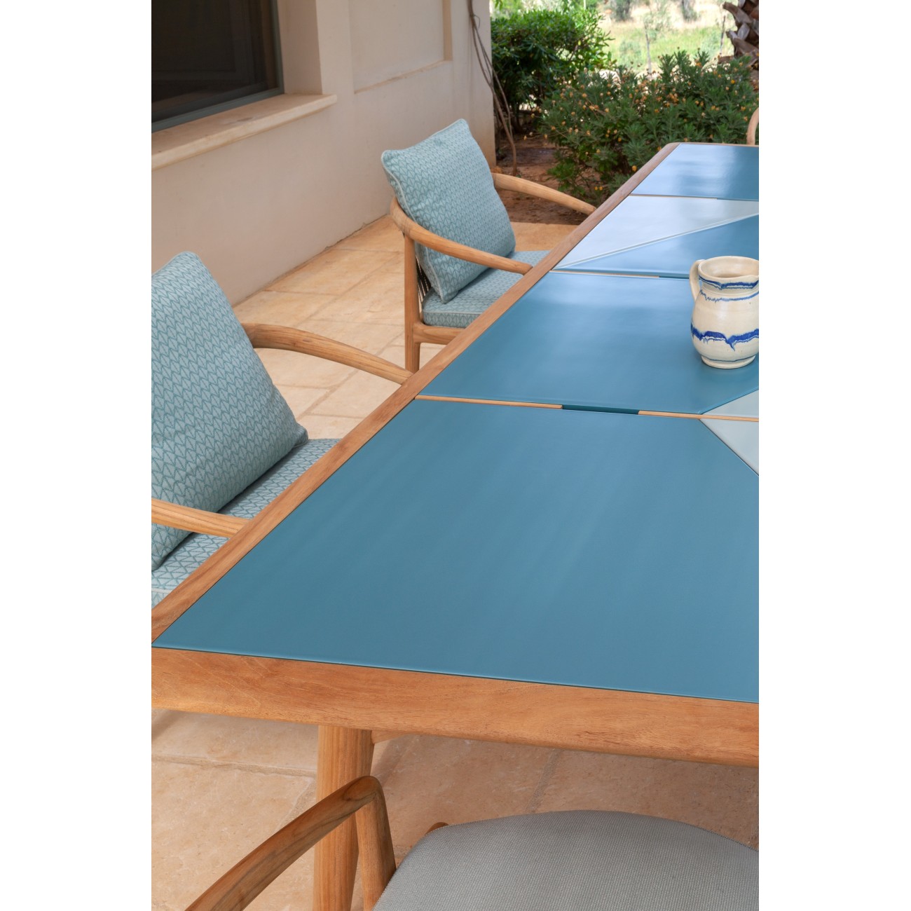 POLTRONA FRAU THE SECRET GARDEN TABLE