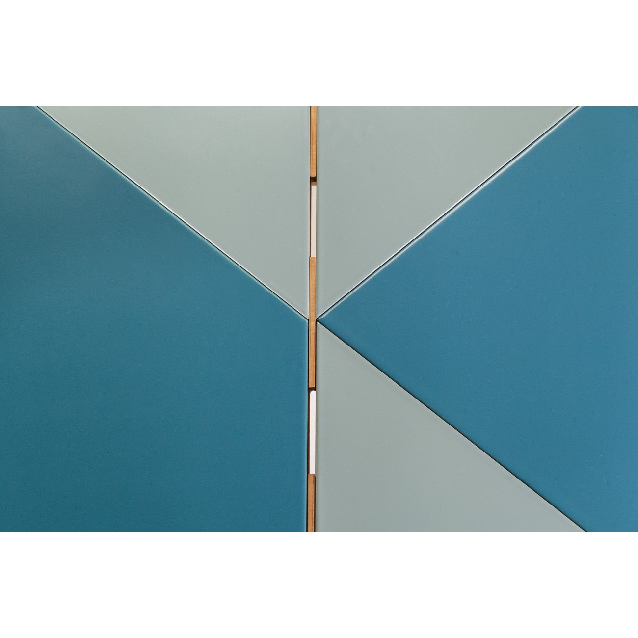 POLTRONA FRAU THE SECRET GARDEN TABLE