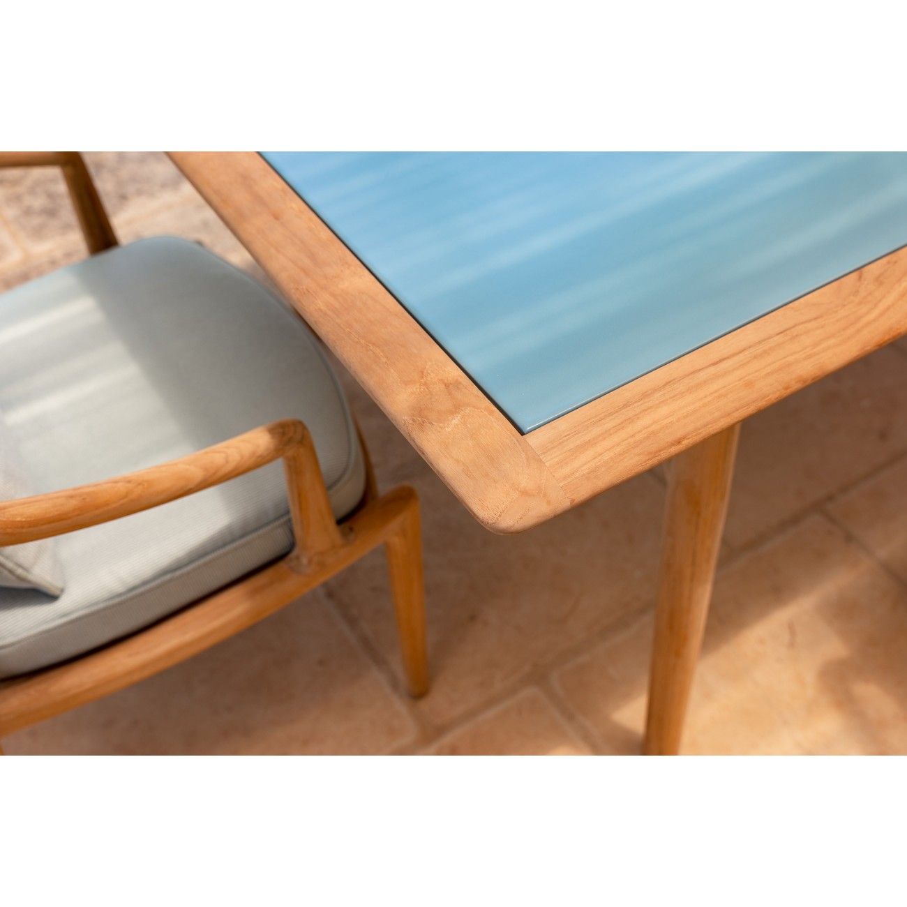 POLTRONA FRAU THE SECRET GARDEN TABLE