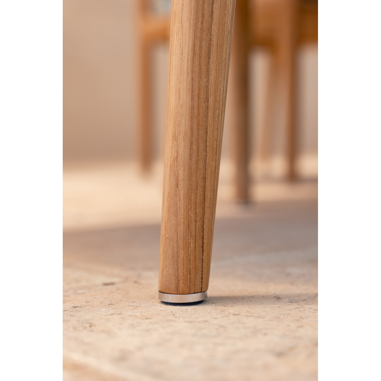 POLTRONA FRAU THE SECRET GARDEN TABLE