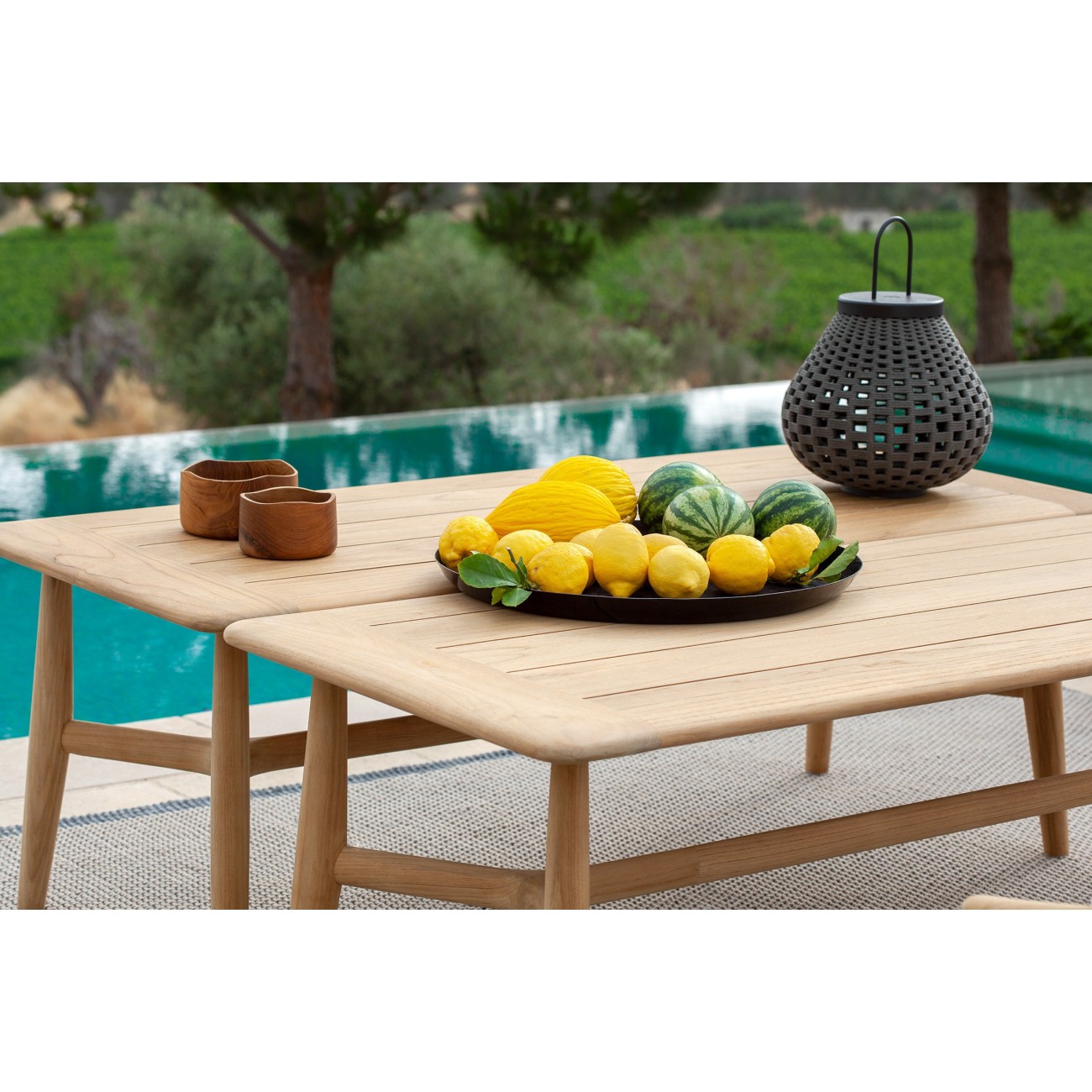 POLTRONA FRAU THE SECRET GARDEN TABLE