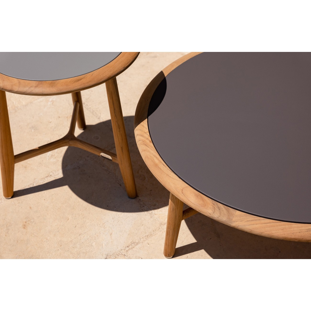 POLTRONA FRAU THE SECRET GARDEN LOW TABLES