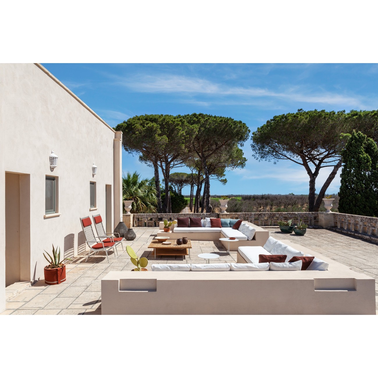 POLTRONA FRAU SOLARIA OUTDOOR LOW TABLES