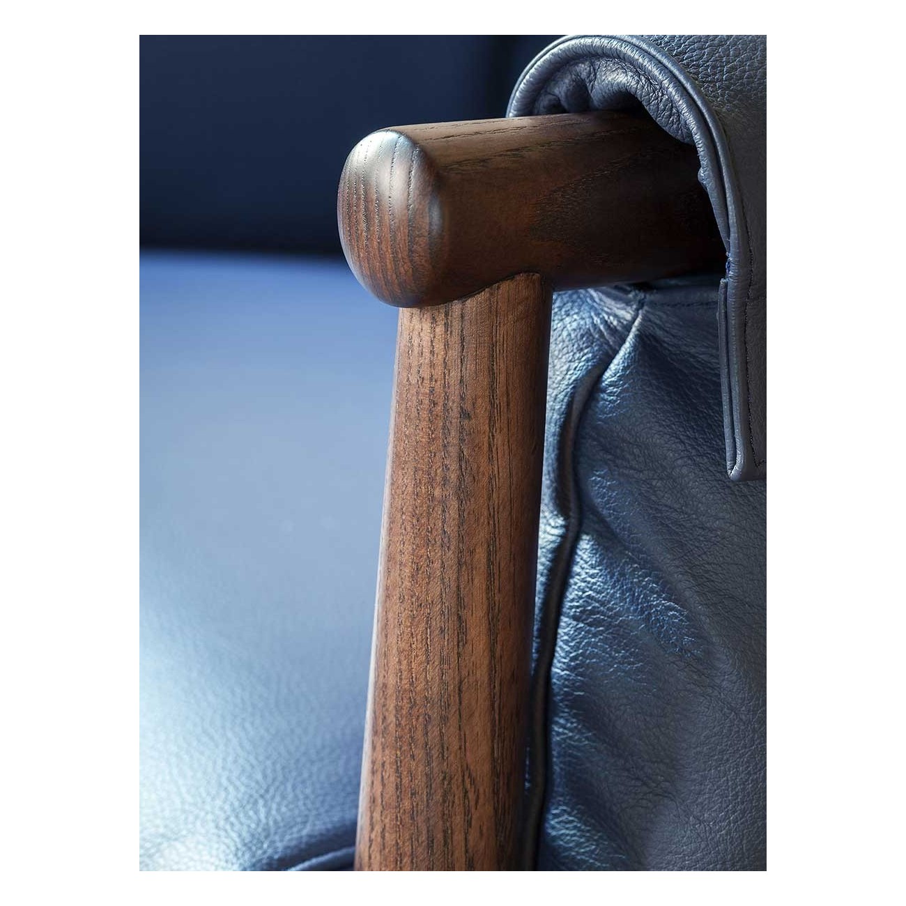 POLTRONA FRAU TIMES LOUNGE ARMCHAIR