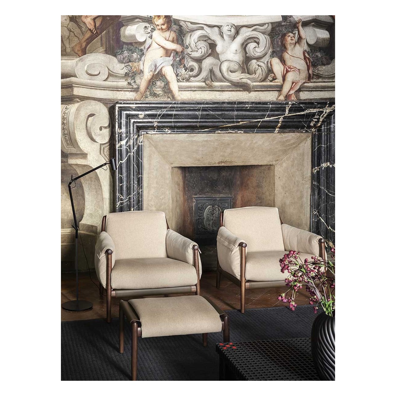 POLTRONA FRAU TIMES LOUNGE ARMCHAIR