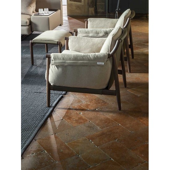 POLTRONA FRAU TIMES LOUNGE ARMCHAIR