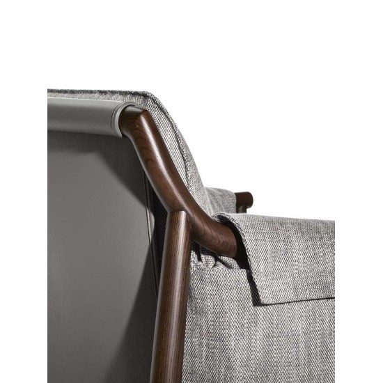 POLTRONA FRAU TIMES LOUNGE ARMCHAIR