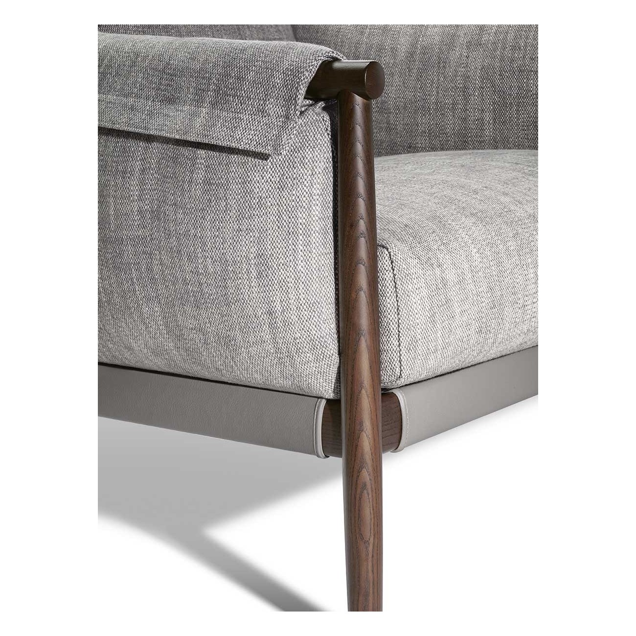 POLTRONA FRAU TIMES LOUNGE ARMCHAIR