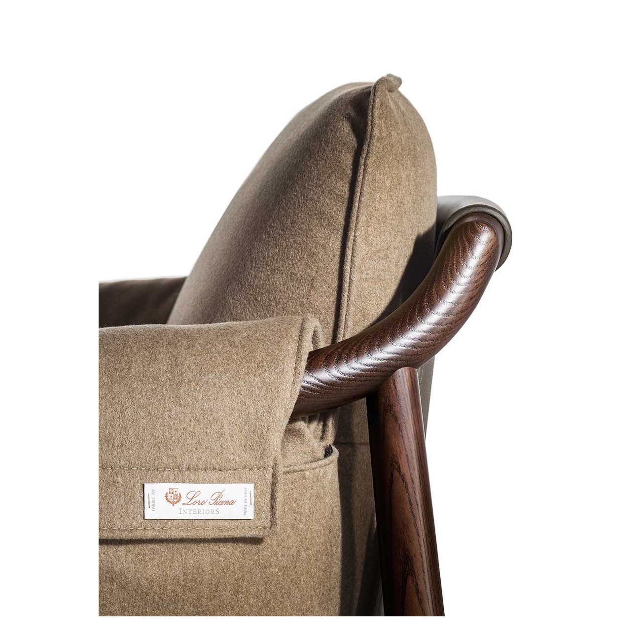 POLTRONA FRAU TIMES LOUNGE ARMCHAIR