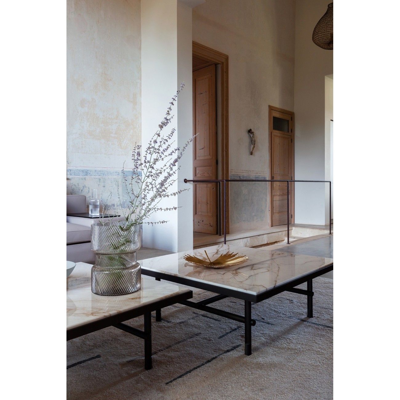 POLTRONA FRAU PIERRE TAVOLINI