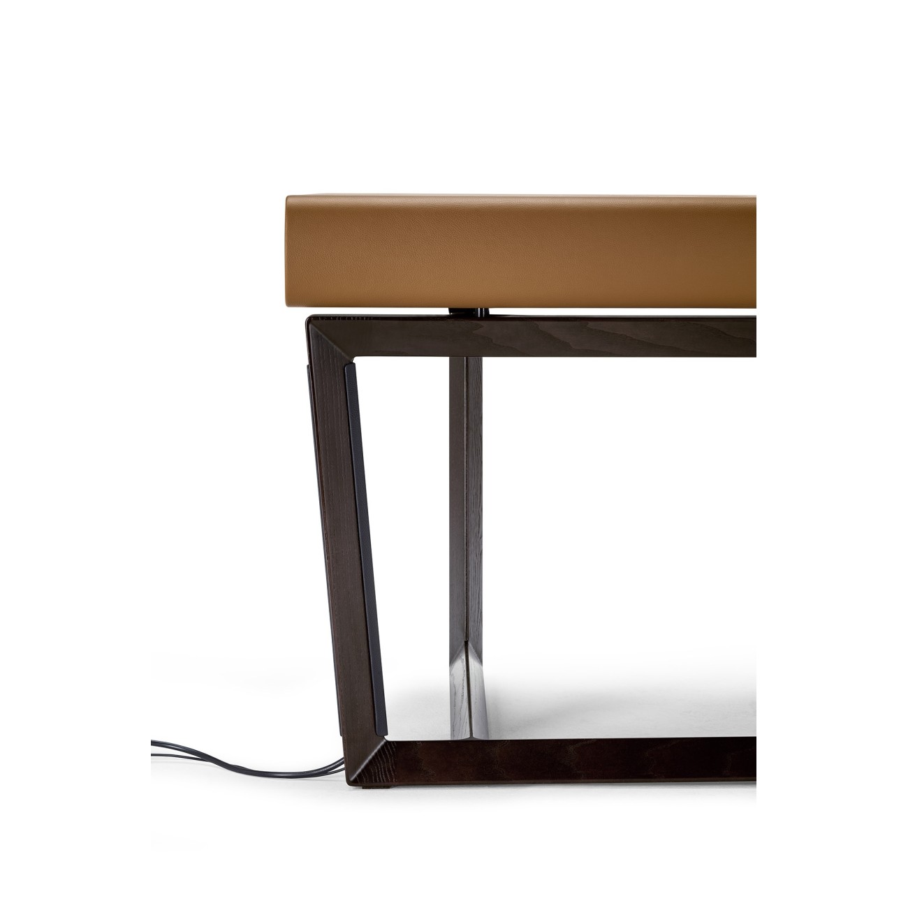 POLTRONA FRAU PEEK A BOOK DESK