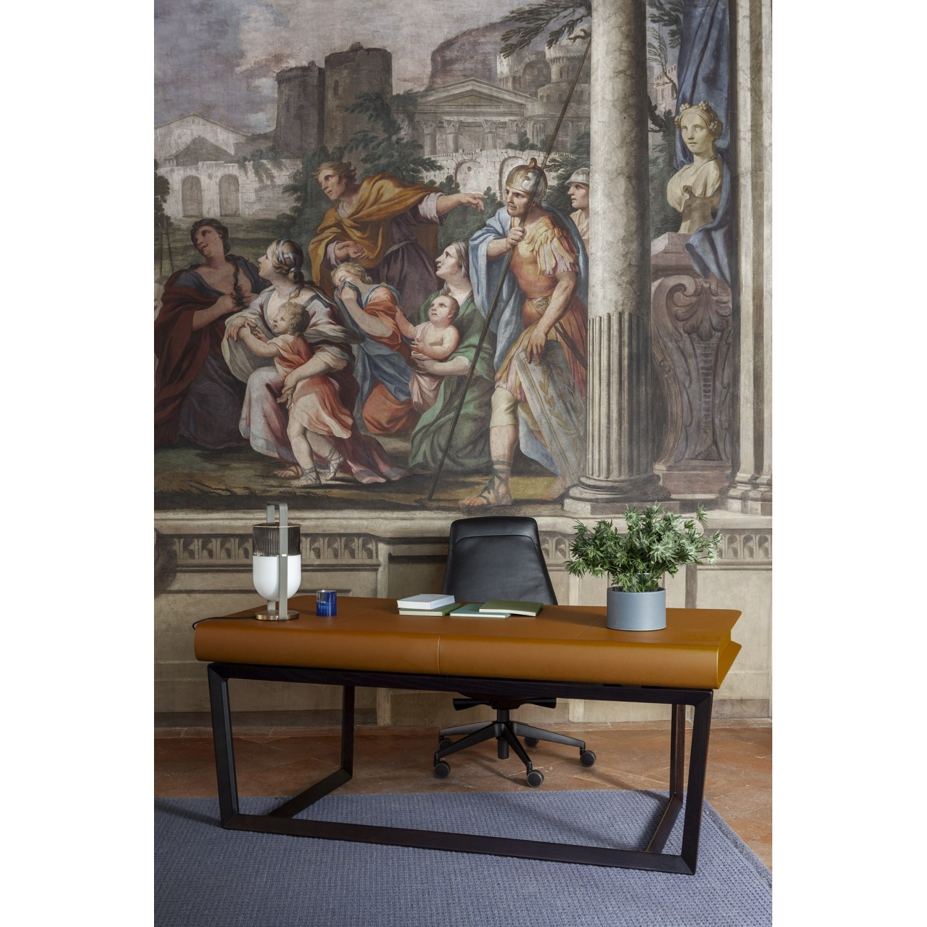 POLTRONA FRAU PEEK A BOOK DESK