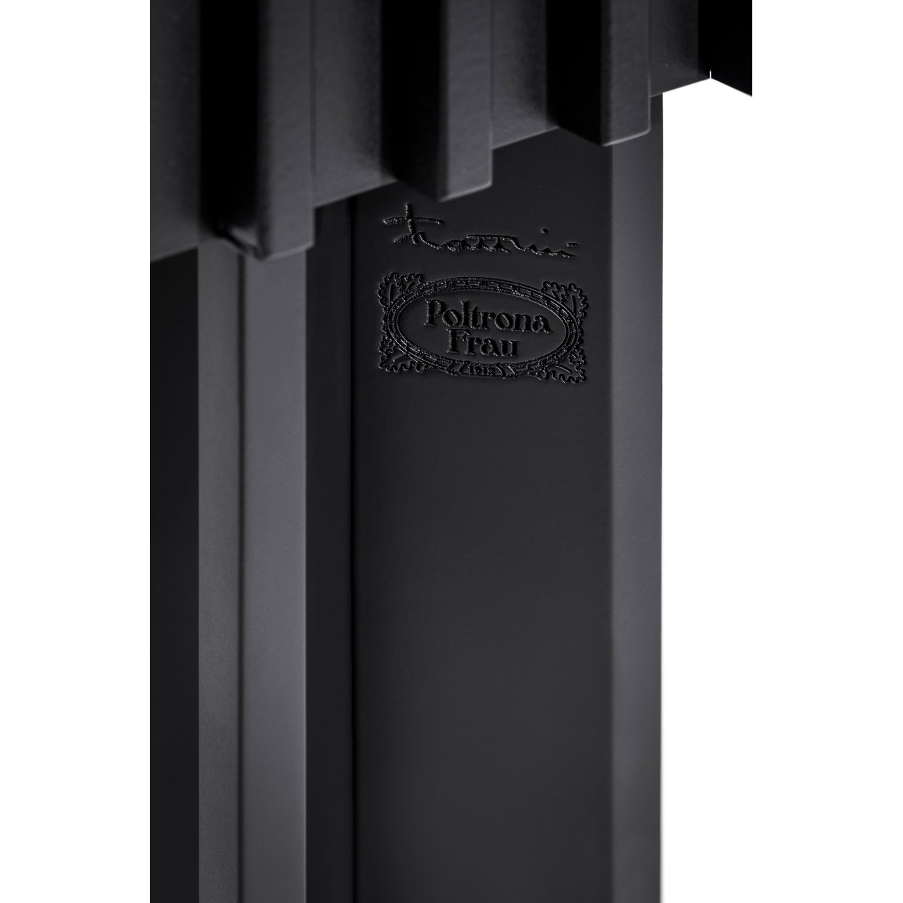 POLTRONA FRAU KYOTO SIDE TABLE