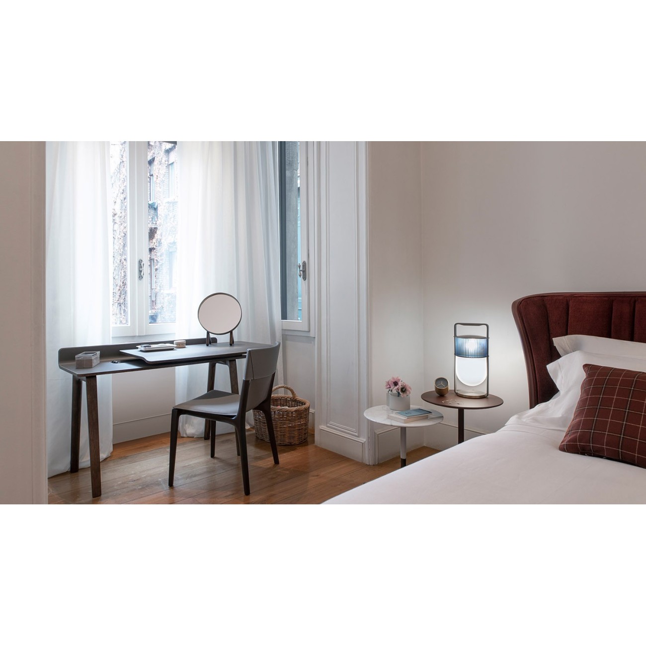 POLTRONA FRAU IREN SCRITTOIO