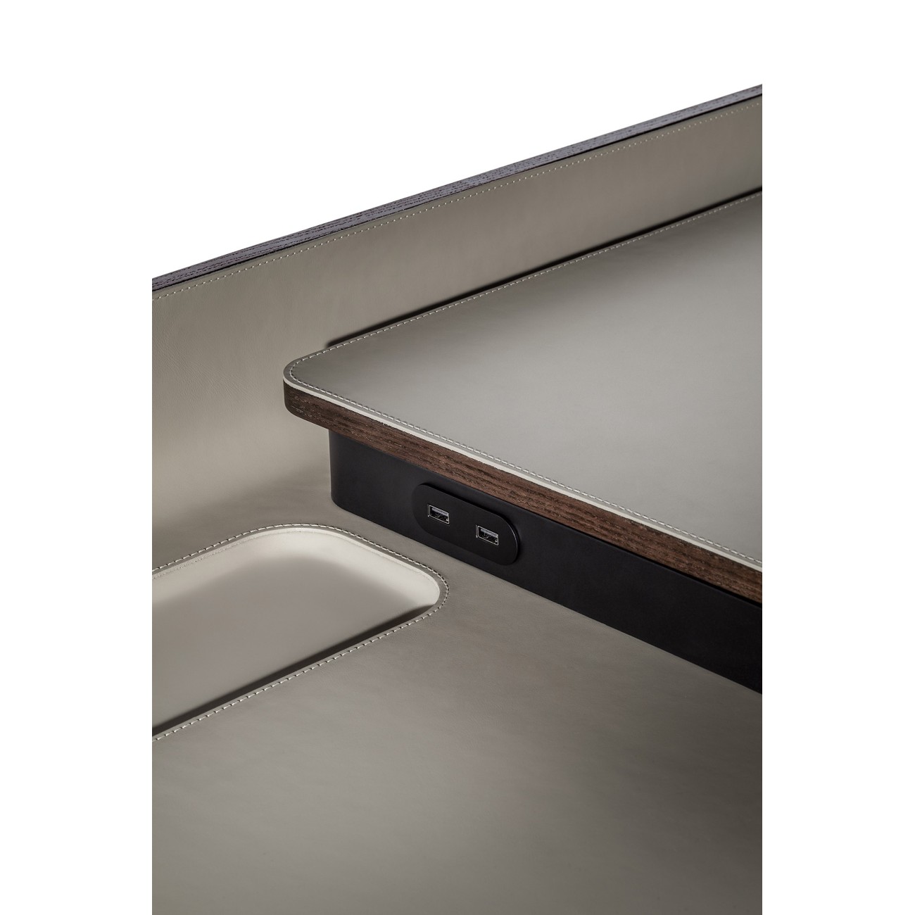 POLTRONA FRAU IREN SCRITTOIO