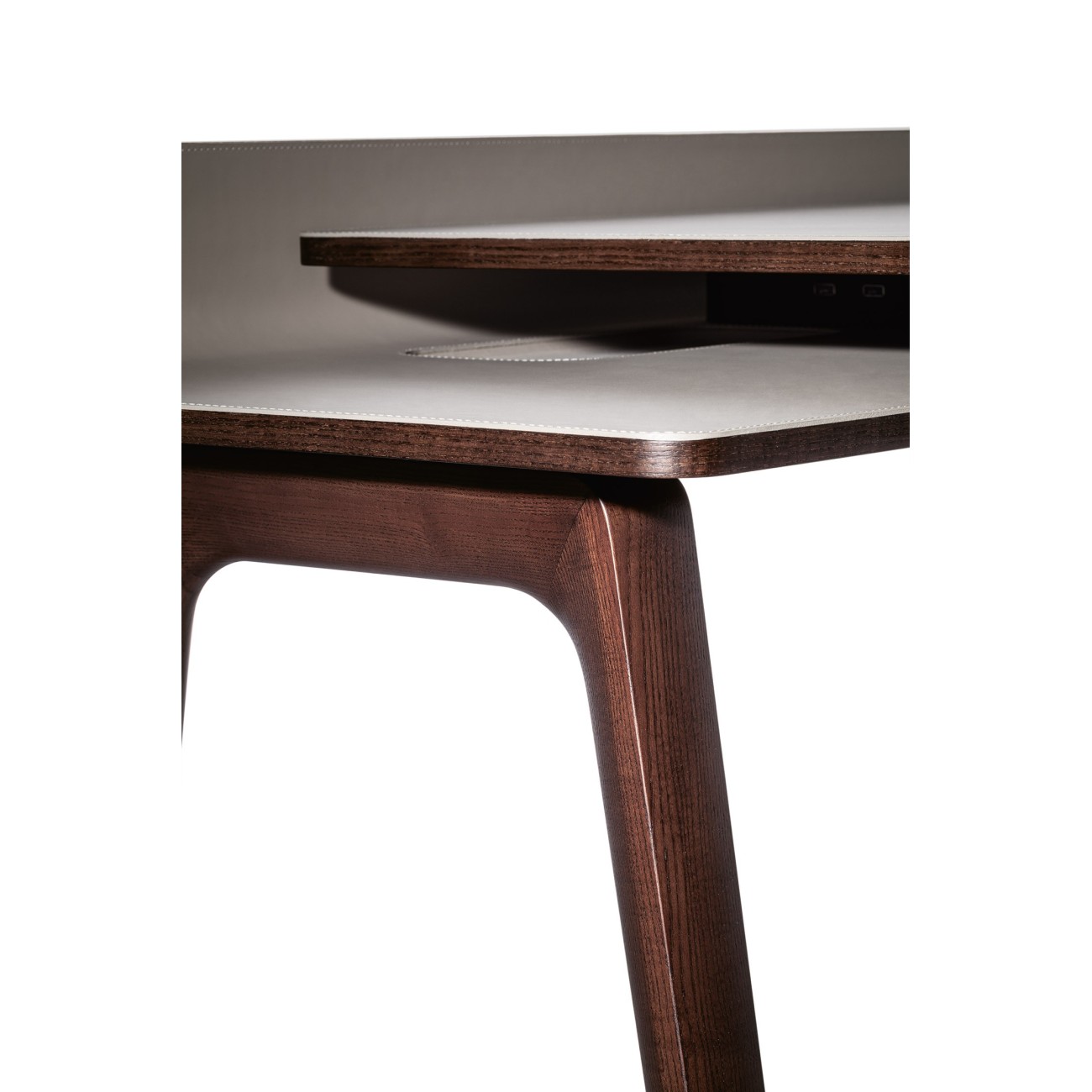 POLTRONA FRAU IREN SCRITTOIO