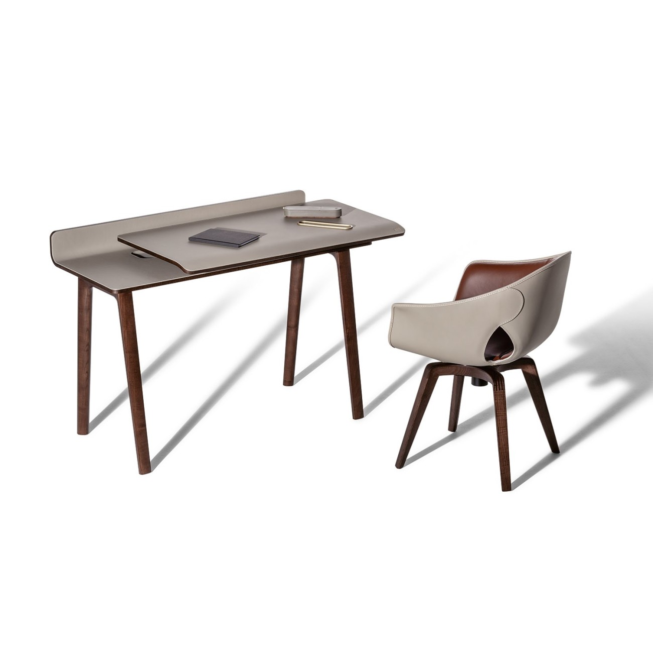 POLTRONA FRAU IREN SCRITTOIO