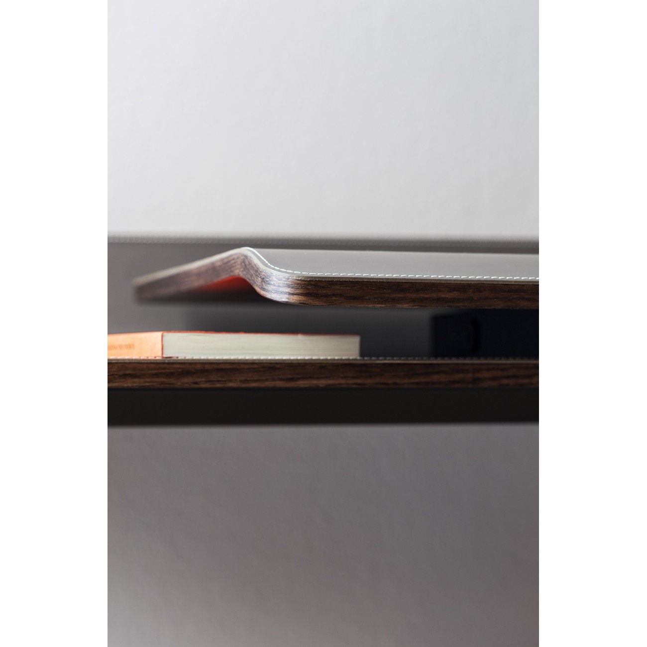 POLTRONA FRAU IREN SCRITTOIO