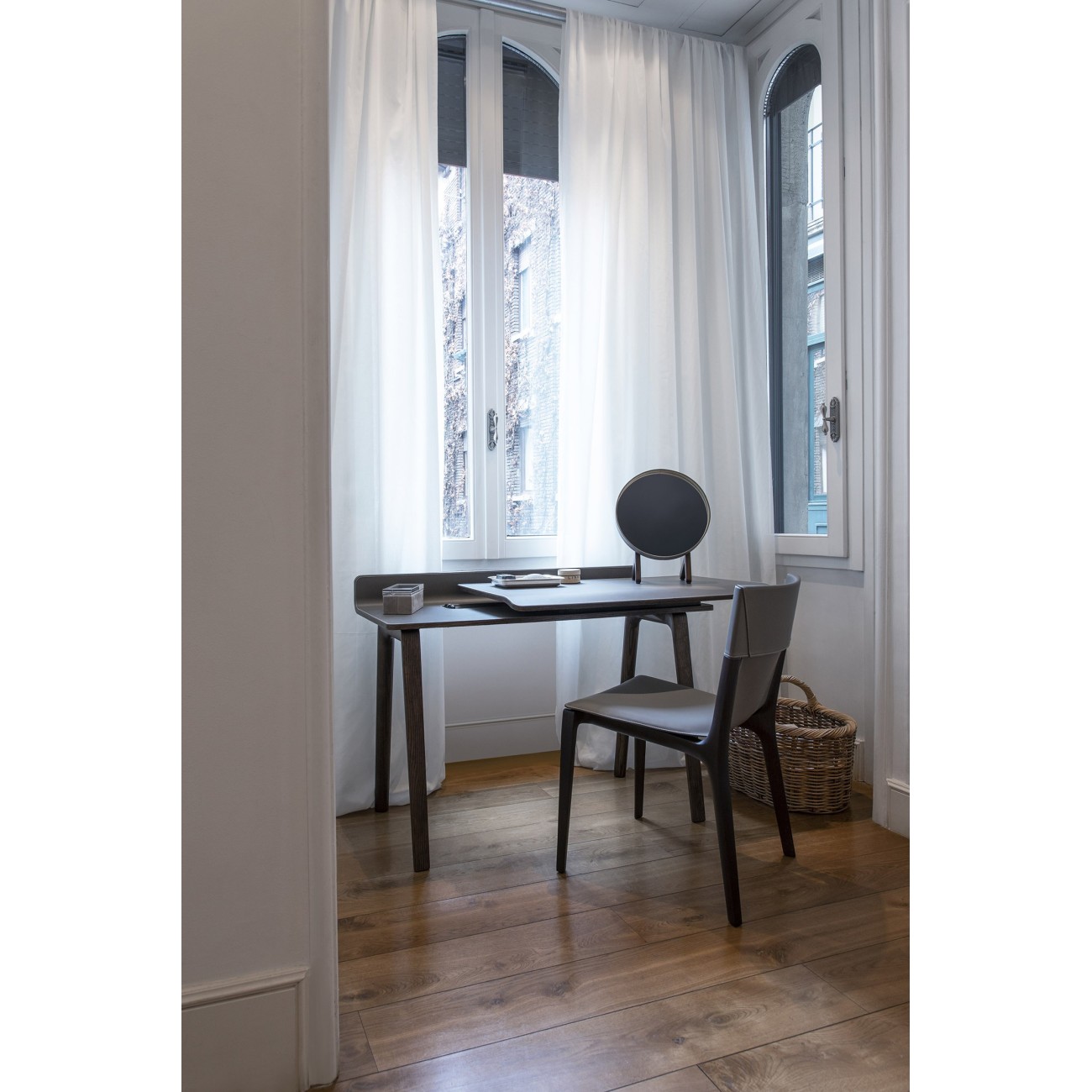 POLTRONA FRAU IREN SCRITTOIO