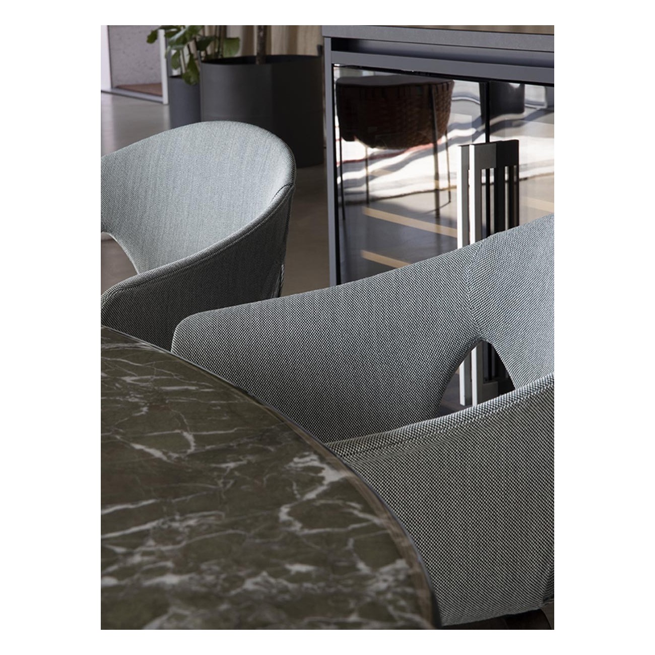 POLTRONA FRAU INFINITO TABLE