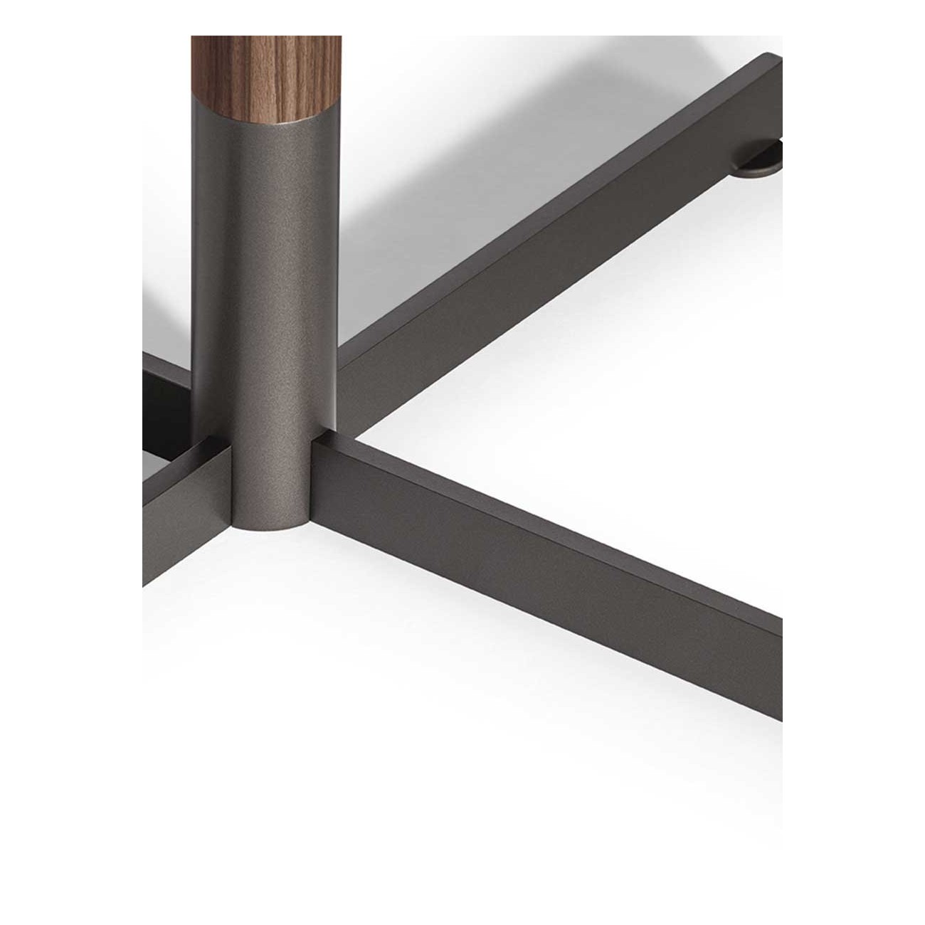 POLTRONA FRAU BOB BISTROT TABLE