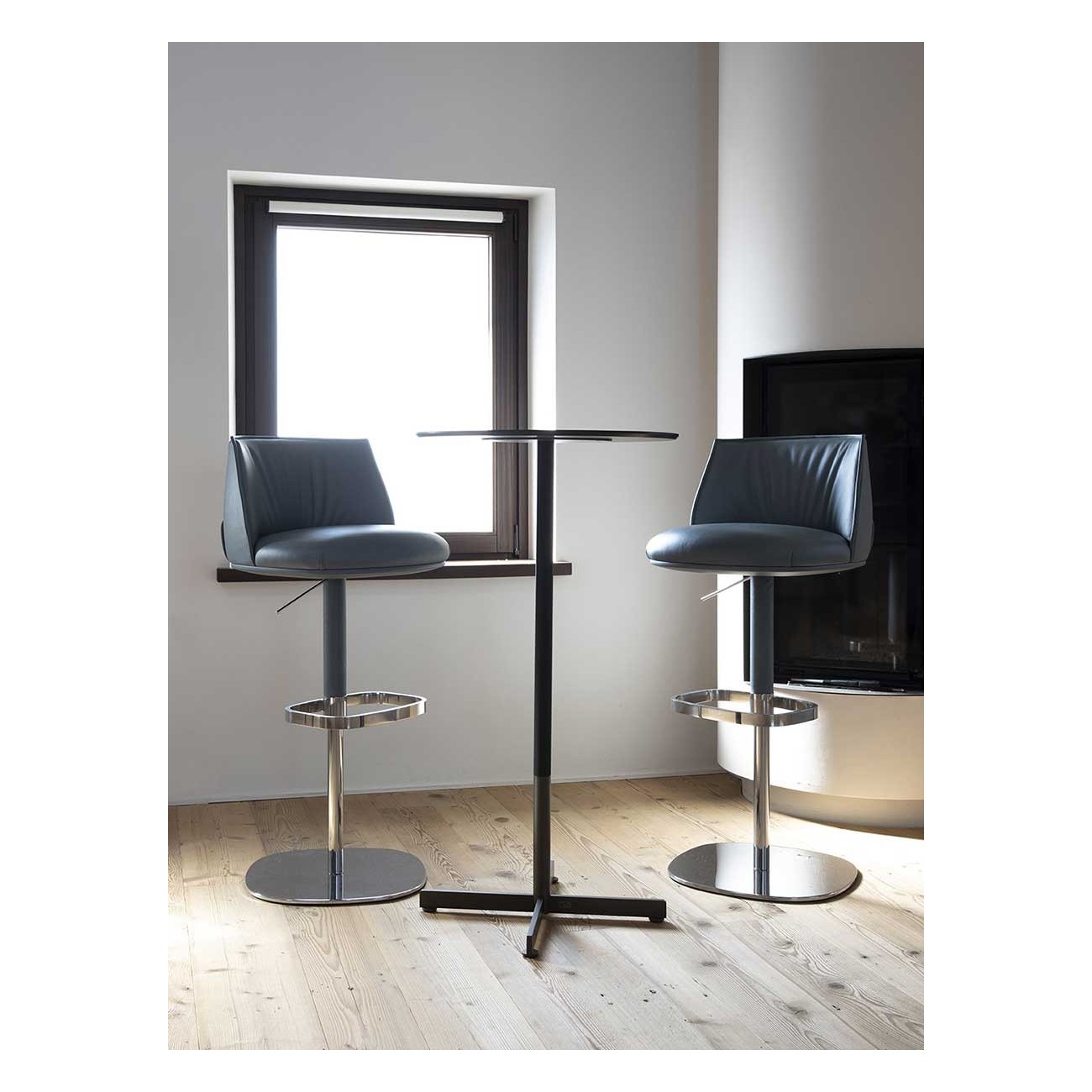 POLTRONA FRAU BOB BISTROT TABLE