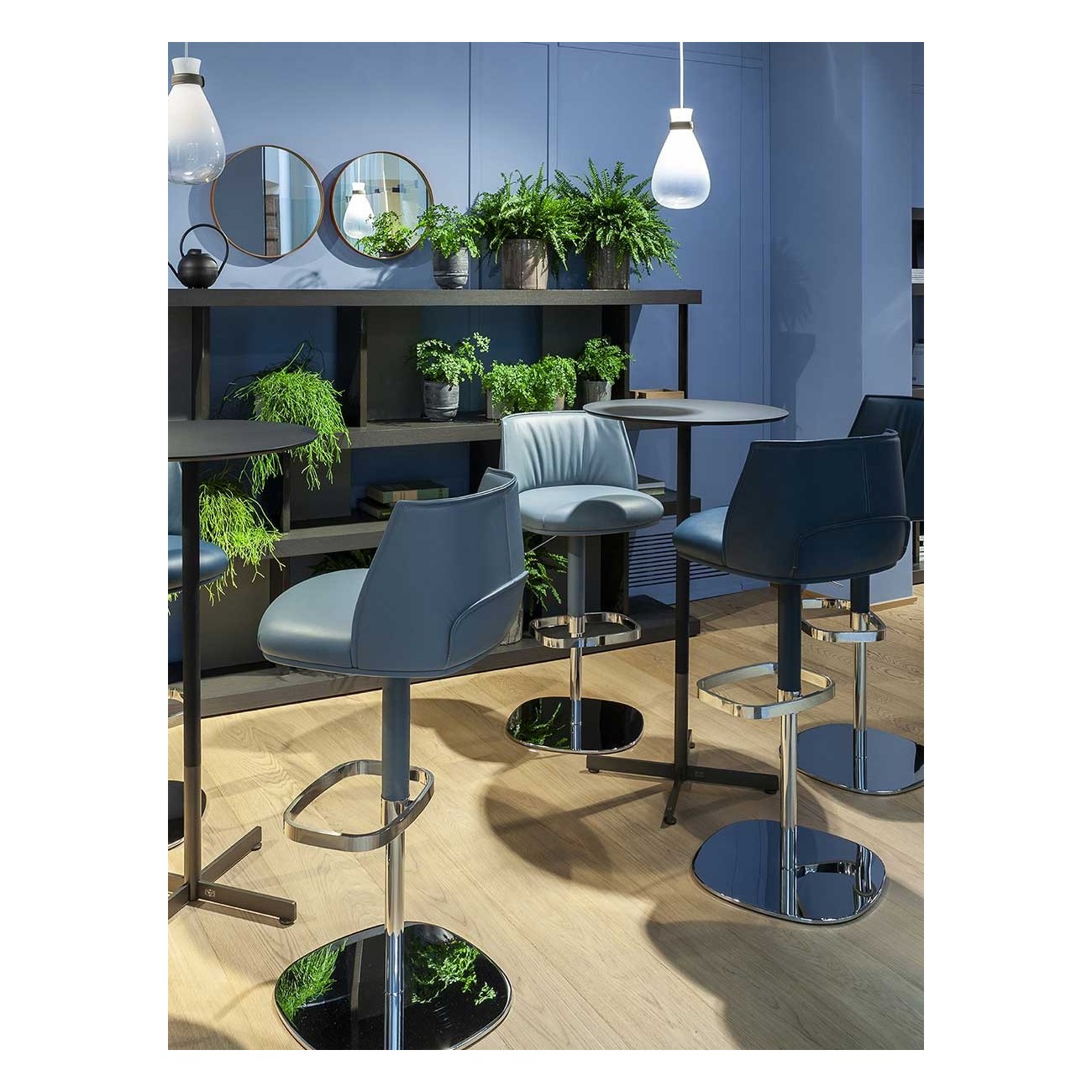 POLTRONA FRAU BOB BISTROT TABLE