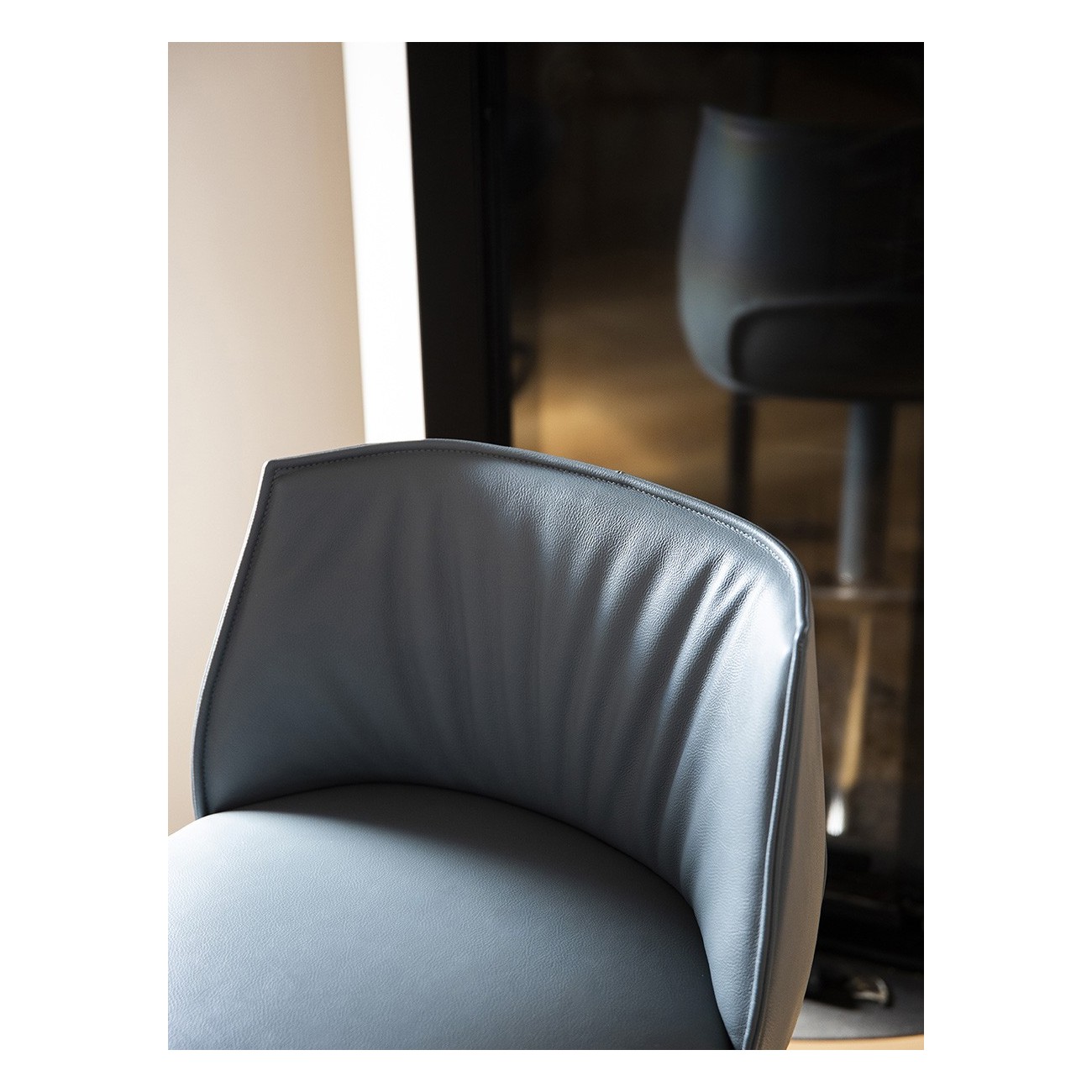 POLTRONA FRAU ARCHIBALD STOOL