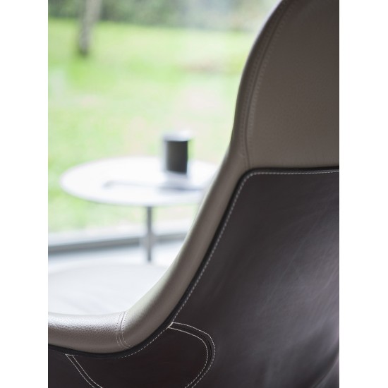 POLTRONA FRAU ASSAYA ARMCHAIR