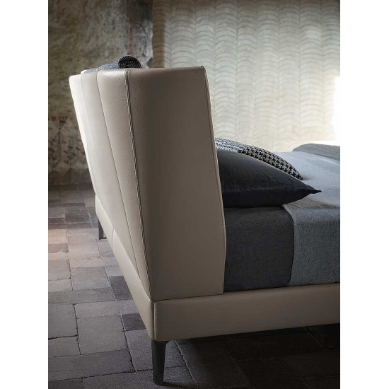 POLTRONA FRAU BRETAGNE BED