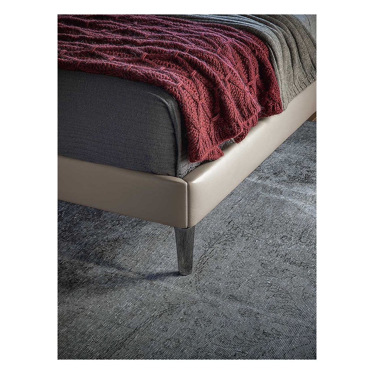 POLTRONA FRAU BRETAGNE BED