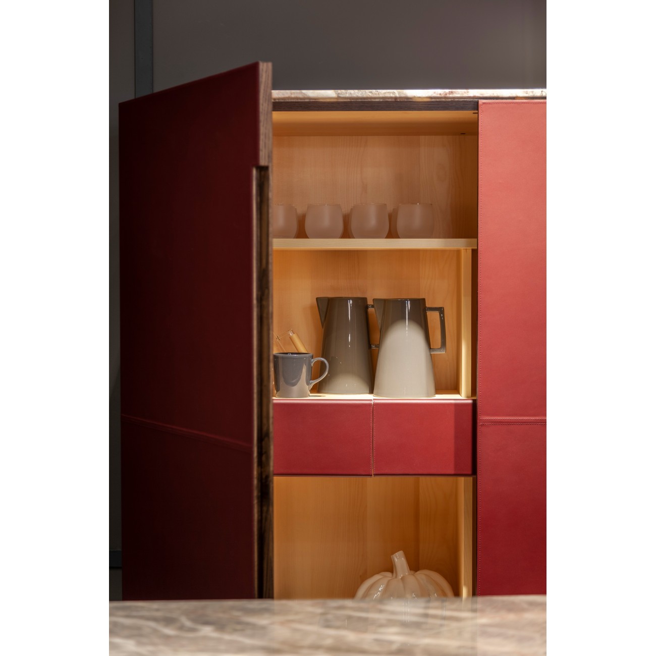 POLTRONA FRAU FIDELIO BAR CABINET
