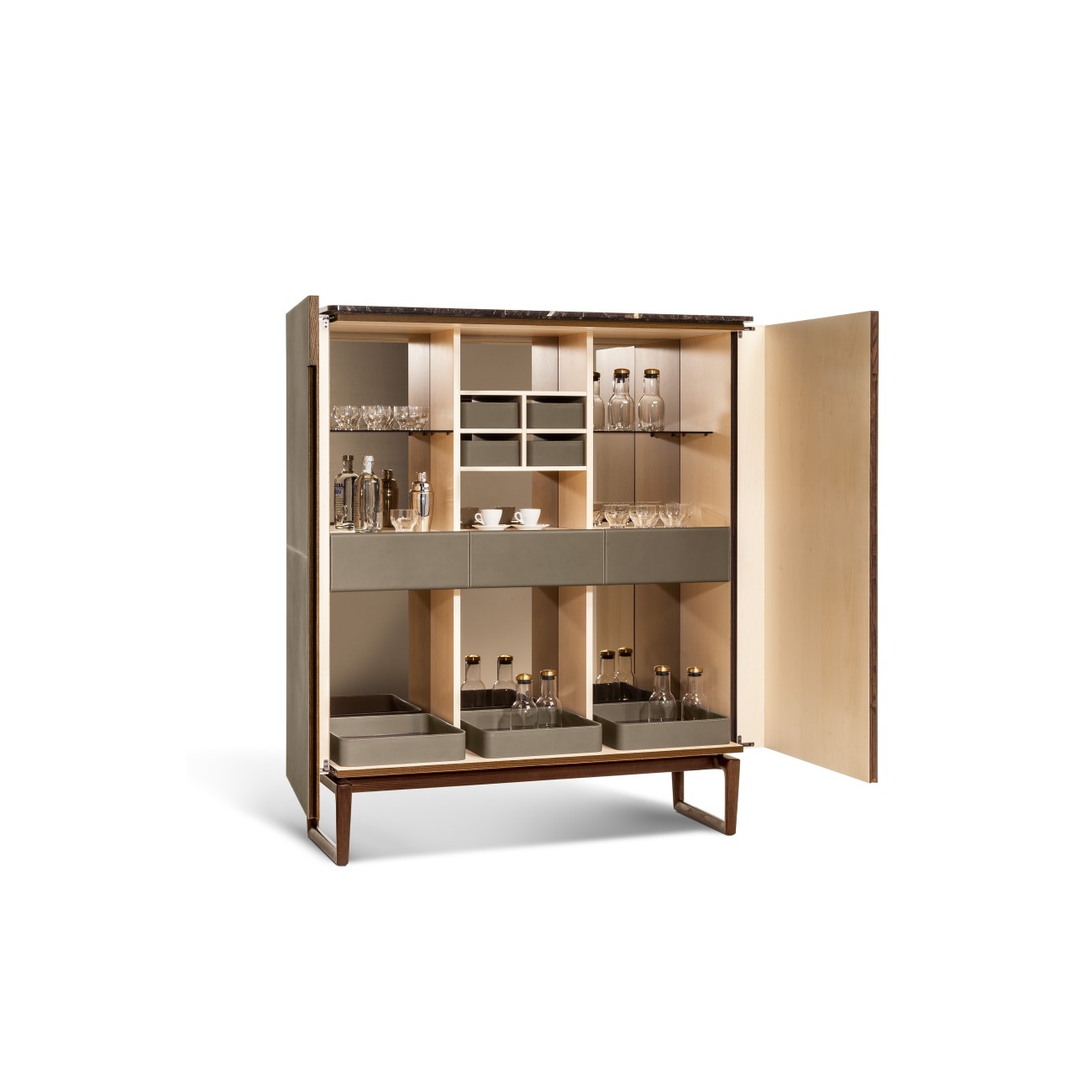 POLTRONA FRAU FIDELIO BAR CABINET