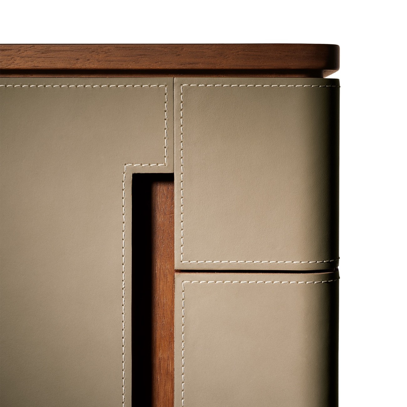 POLTRONA FRAU FIDELIO HIGH CHEST OF DRAWERS