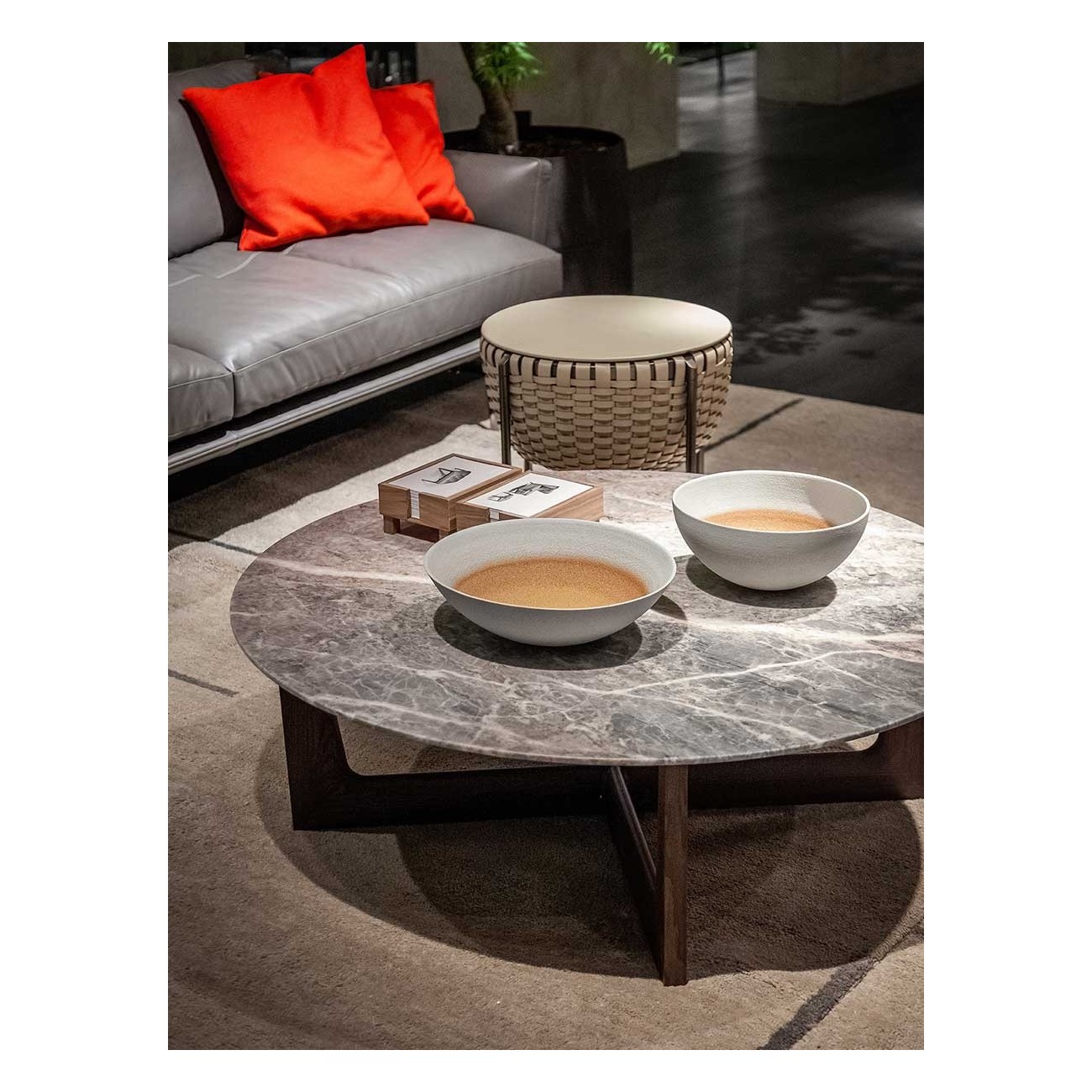 POLTRONA FRAU ILARY TABLE BASSE EN MARBRE