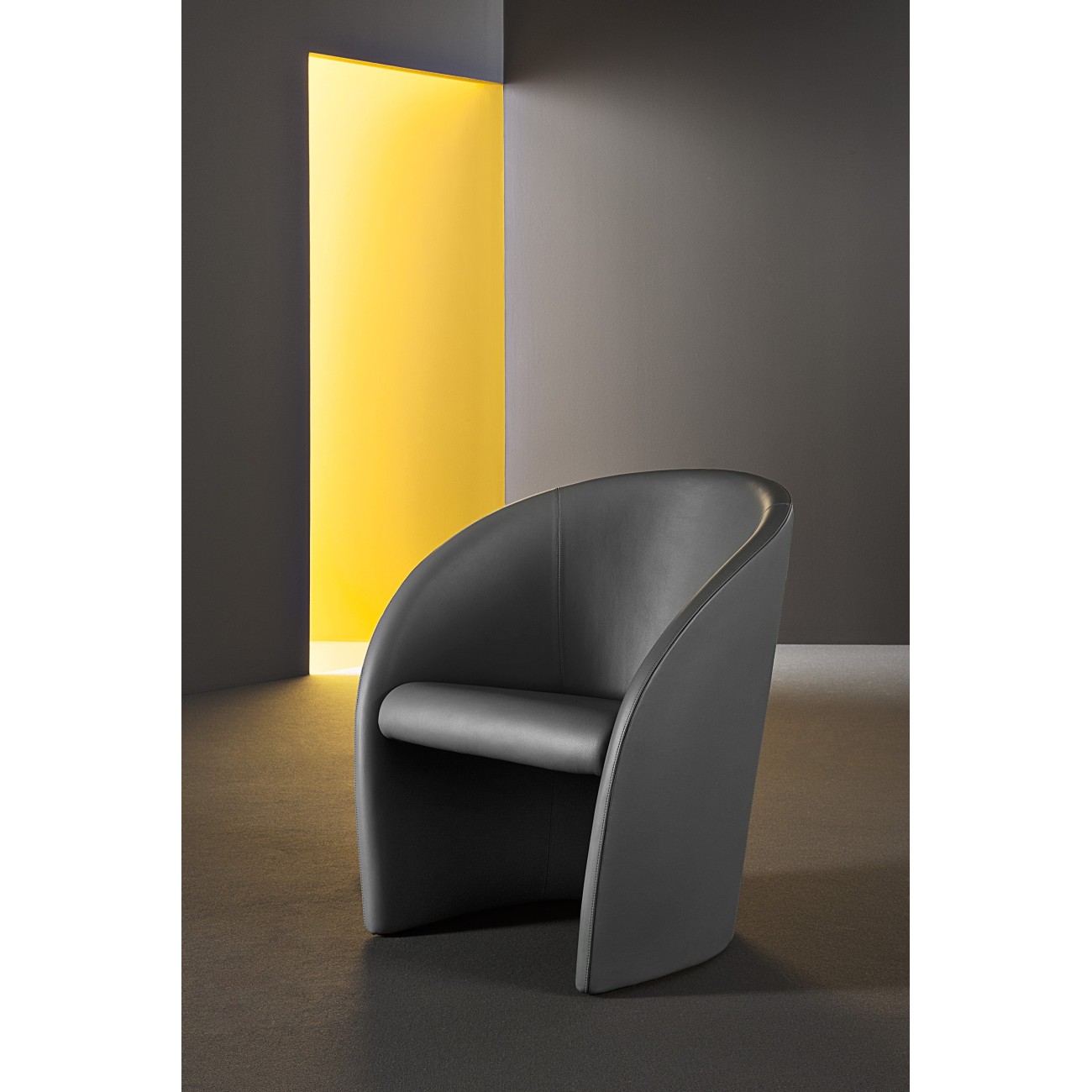 POLTRONA FRAU INTERVISTA FAUTEUIL