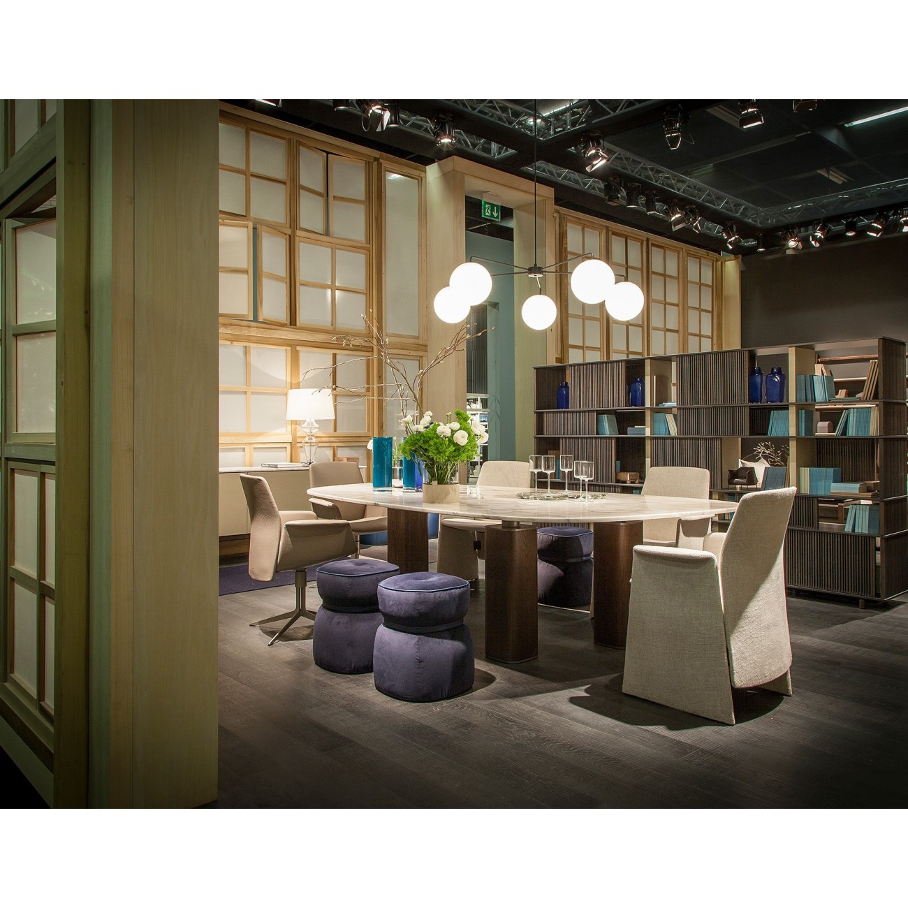 POLTRONA FRAU JANE TABLE