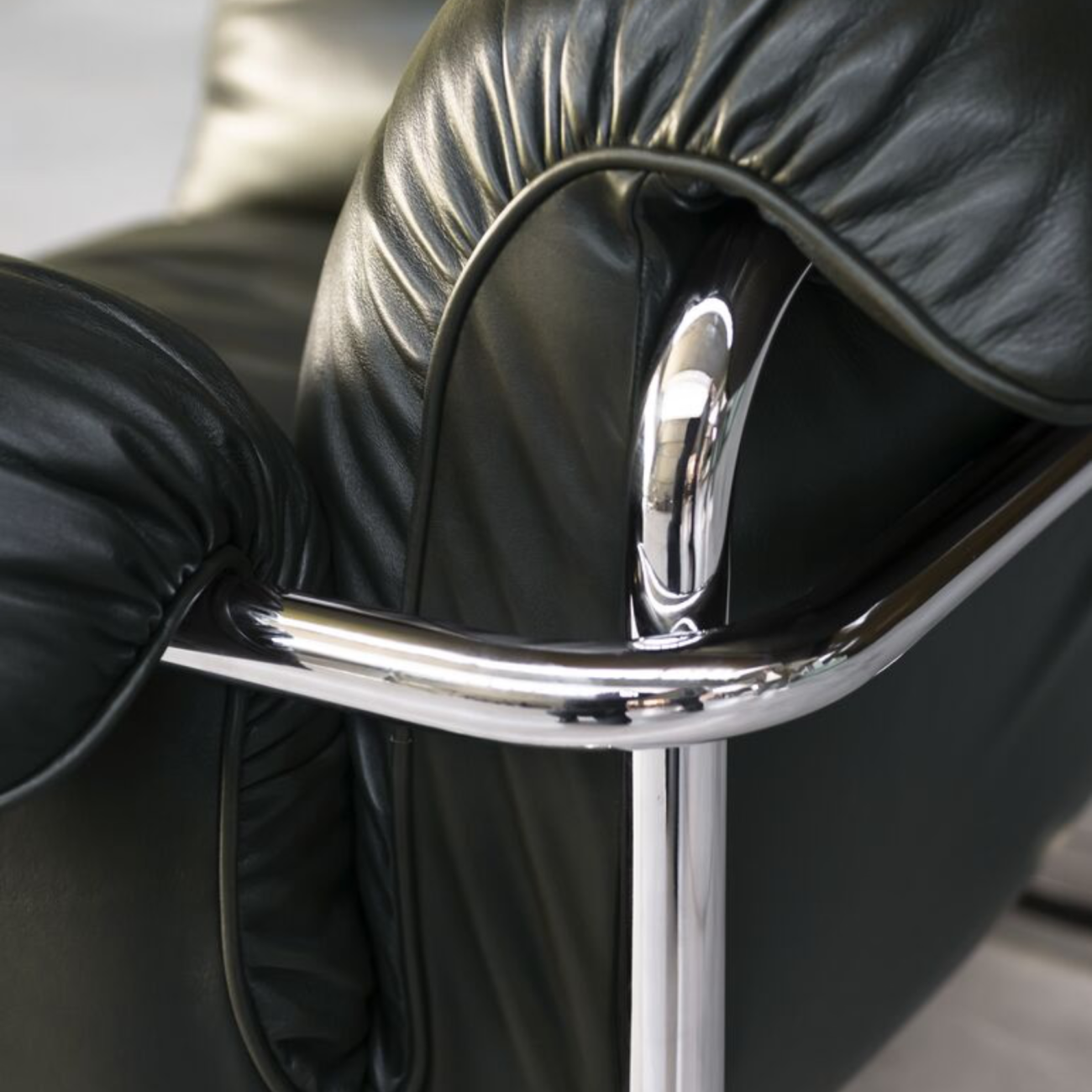 BAXTER – SO GOOD ARMCHAIR