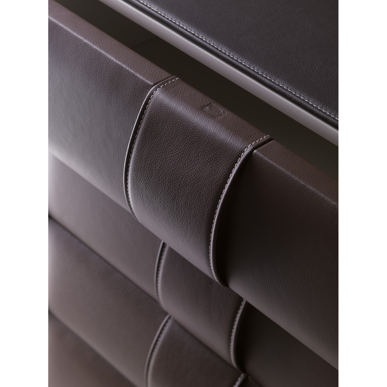 POLTRONA FRAU - OBI HIGH DRAWER CHEST