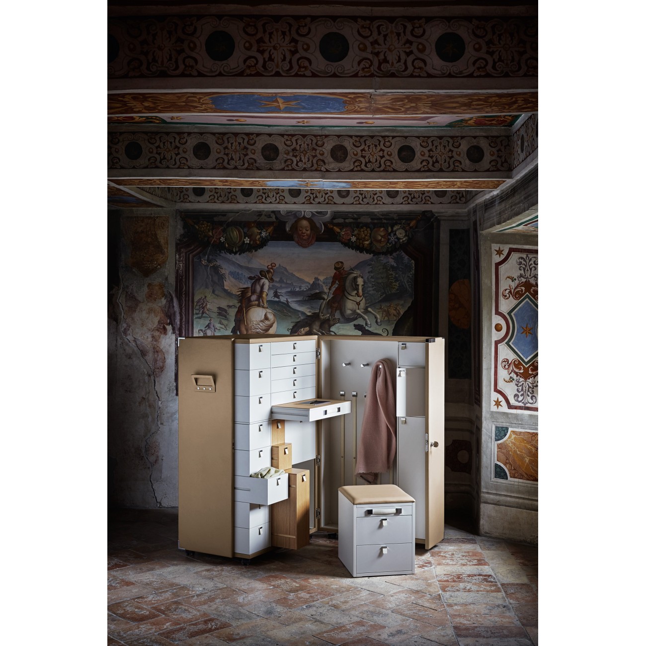 POLTRONA FRAU - OCEANO COFFRE ARMOIRE