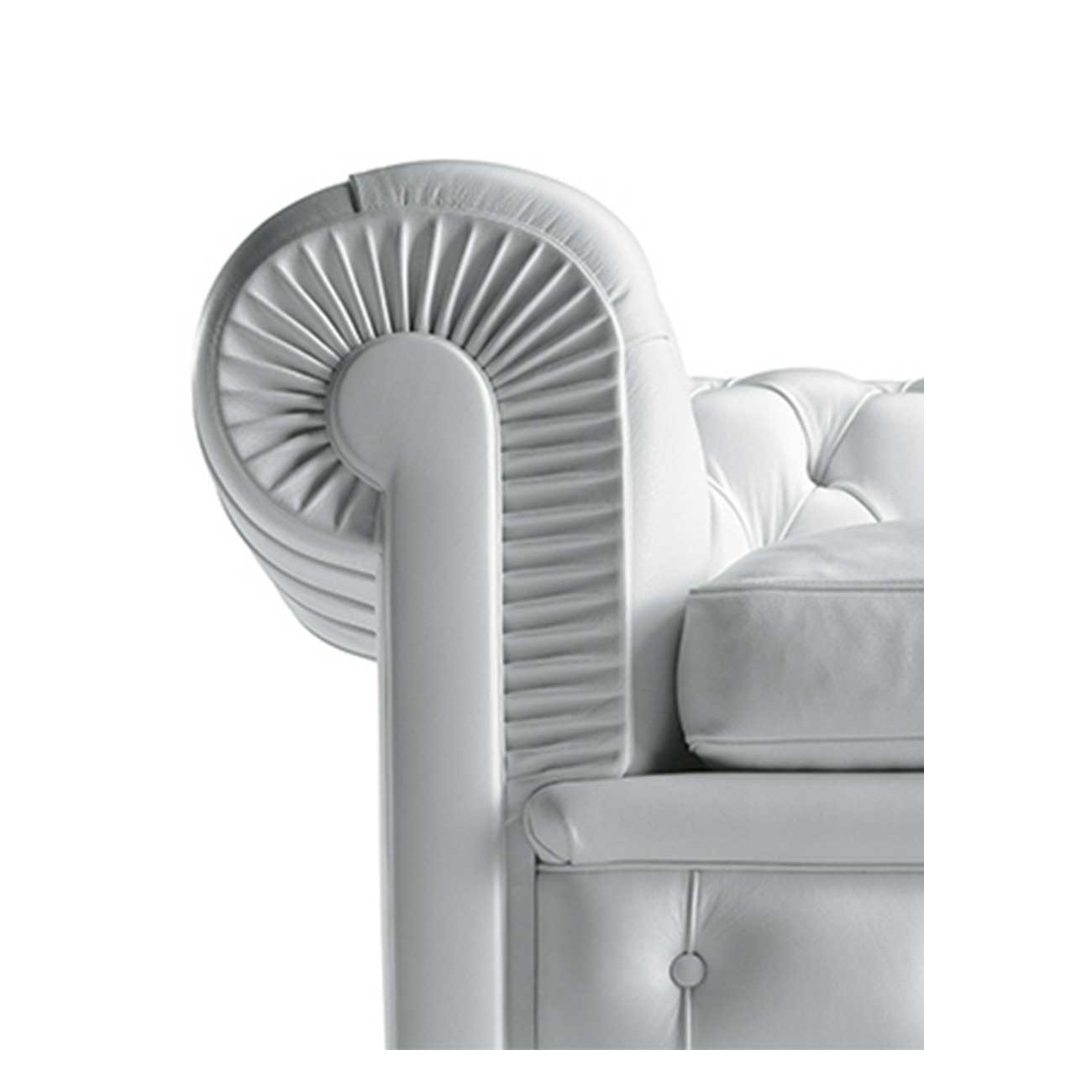 POLTRONA FRAU CHESTER ARMCHAIR